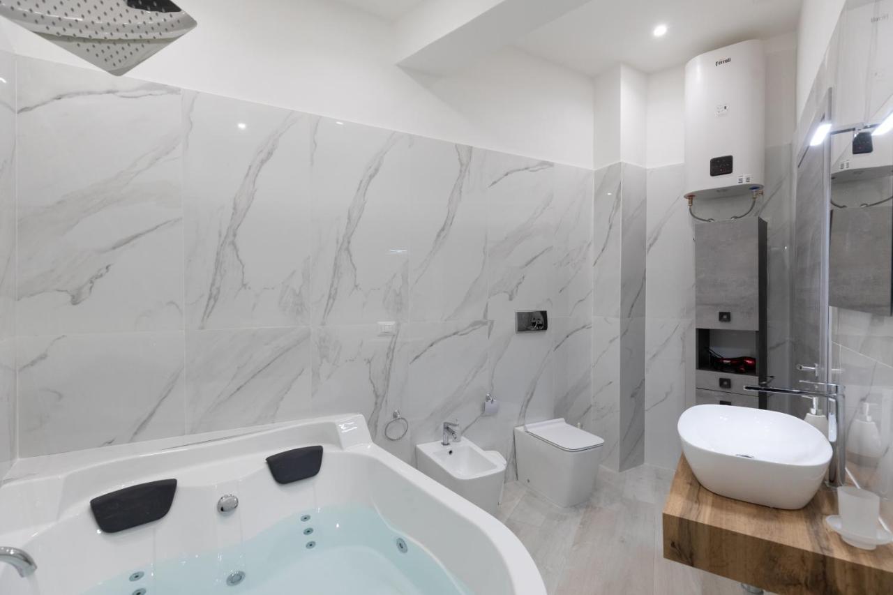 My Brilliant Home With Jacuzzi 2 Steps From St Toledo 나폴리 외부 사진