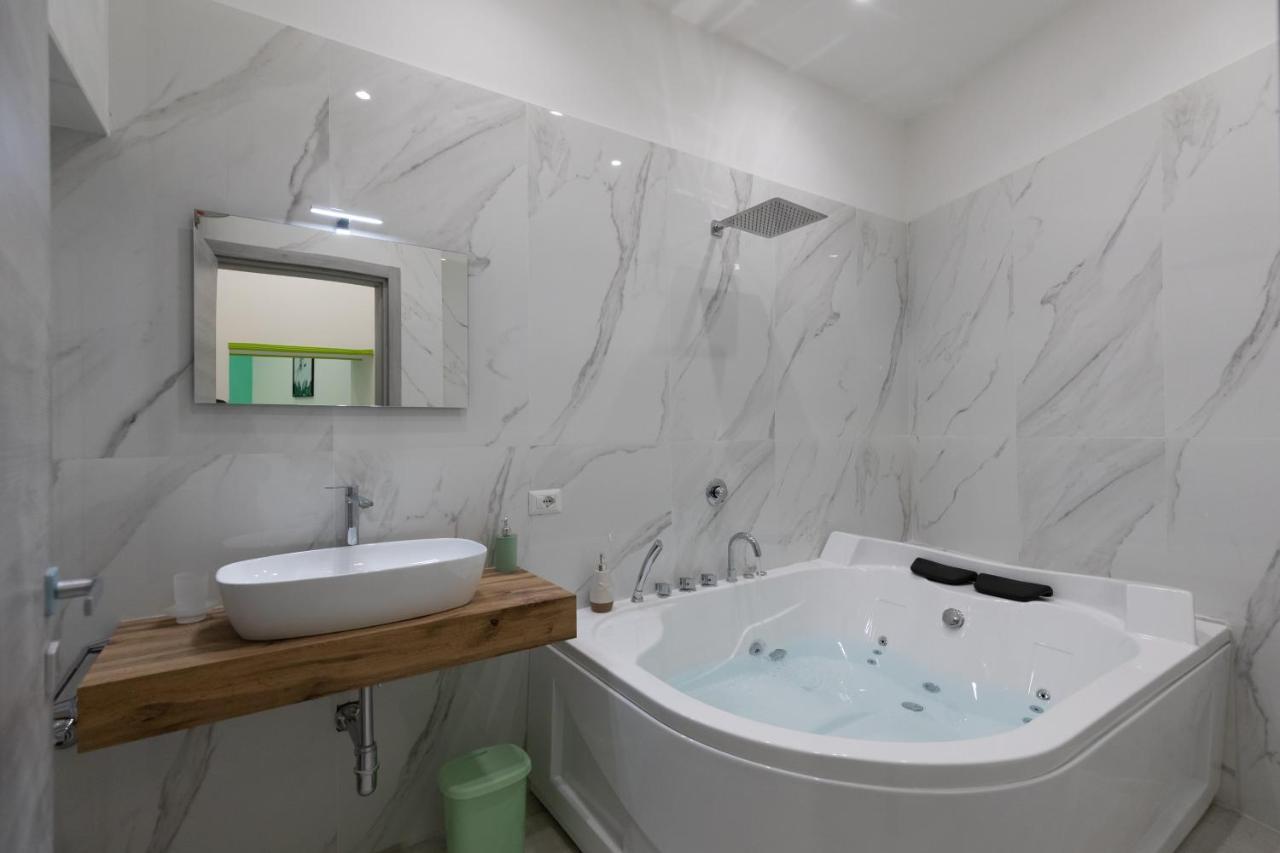 My Brilliant Home With Jacuzzi 2 Steps From St Toledo 나폴리 외부 사진