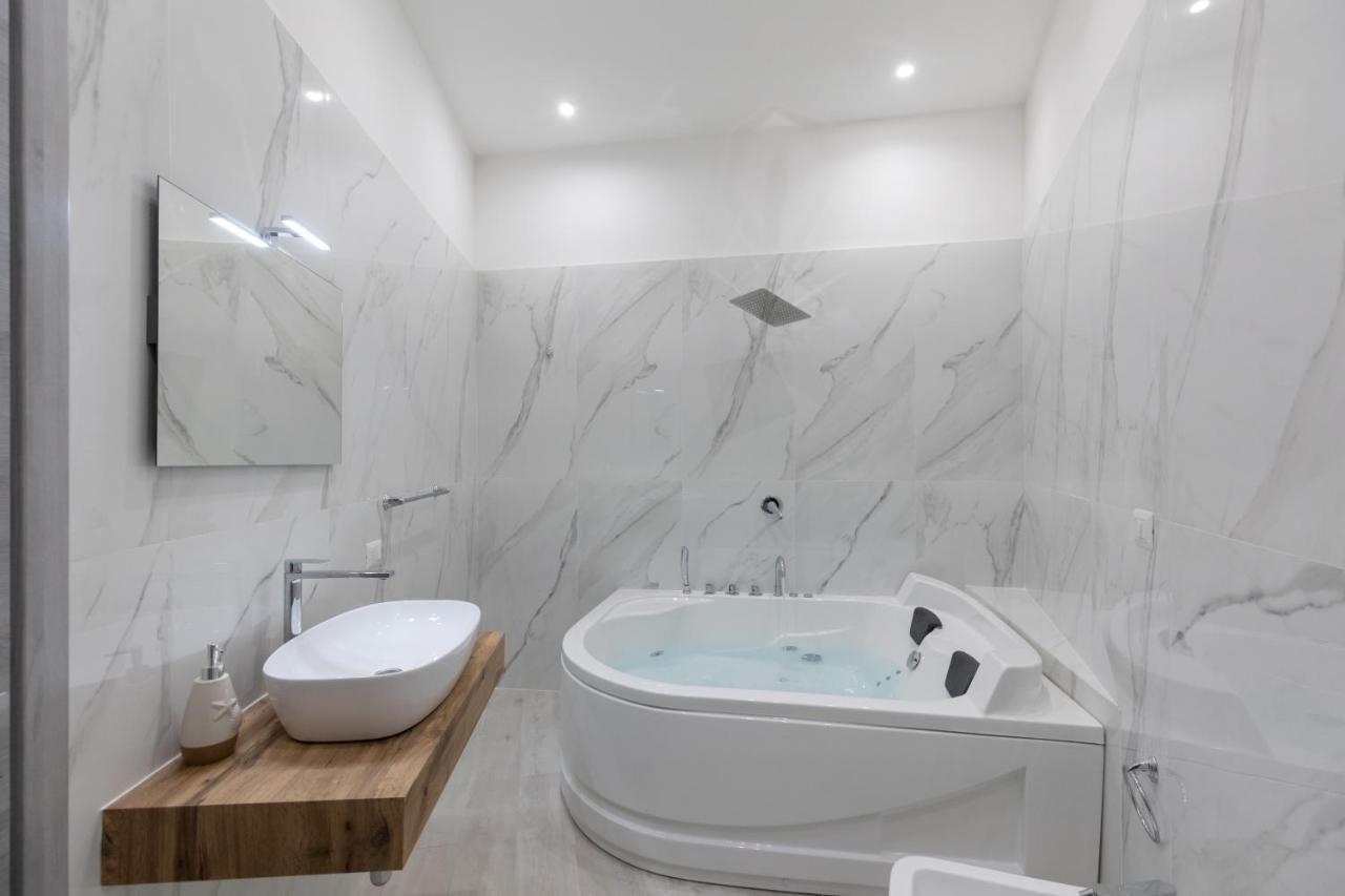 My Brilliant Home With Jacuzzi 2 Steps From St Toledo 나폴리 외부 사진