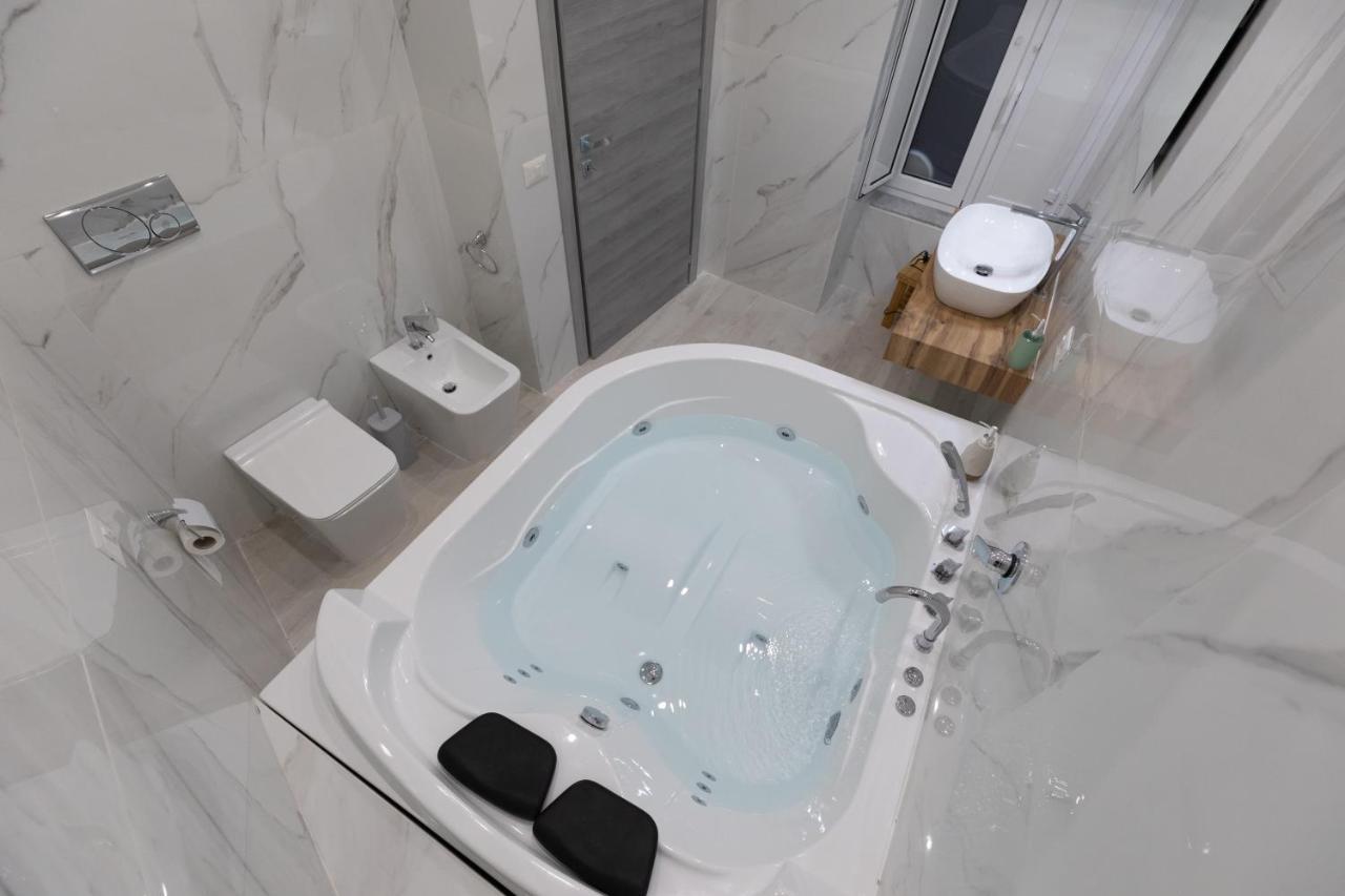 My Brilliant Home With Jacuzzi 2 Steps From St Toledo 나폴리 외부 사진